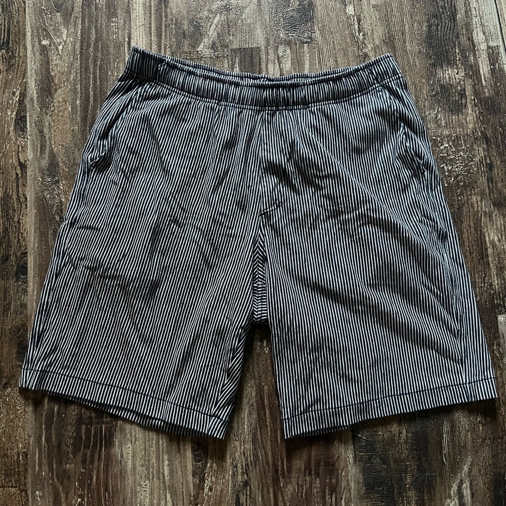 HM Pinstripe Shorts Size XL (Extra-Large)
